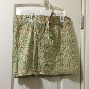 J CREW MINI FLORAL SKIRT: Straight cut